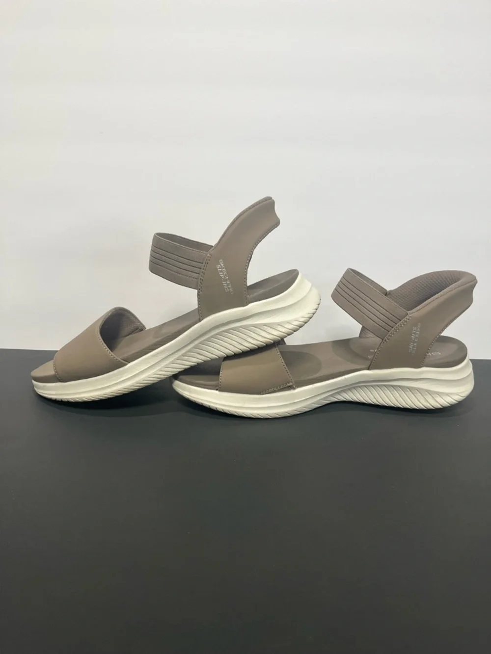 Sketchers Tan Elastic Strap Slip-In Lightweight Cushion Women's Casual Sandals - Picture 4 of 10